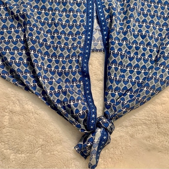 NWT Max Studio Top XS Kimono Style Top 100% Rayon Blue Shades White Short Slvs - Picture 5 of 16